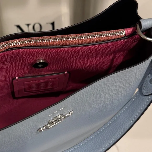 NWT- COACH MOLLIE BAG - Picture 5 of 9